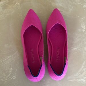 Rothys dragonfruit point